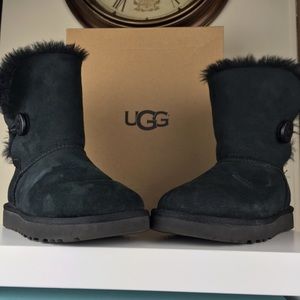 Black UGG Bailey Button II Boots Size 6